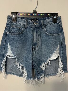 PrettyLittleThing Washed Blue Distressed Frayed Denim Shorts